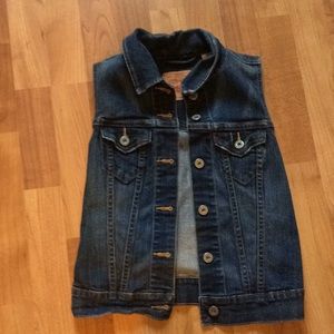 Xs Levi’s jean vest